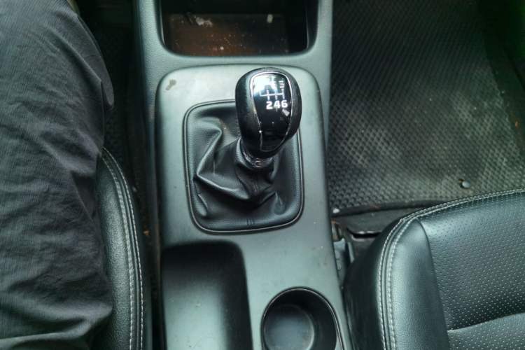 Used Kia K3 2015 1.6L Manual GLS Gear Lever