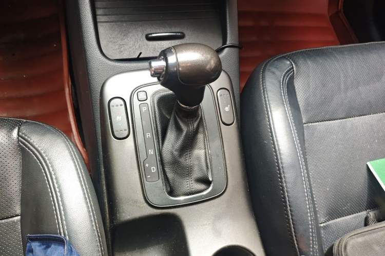 Used Kia K3 2015 1.6L Automatic Premium Gear Lever