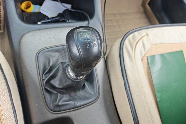 Used Kia K3 2015 1.6L Manual GL Gear Lever