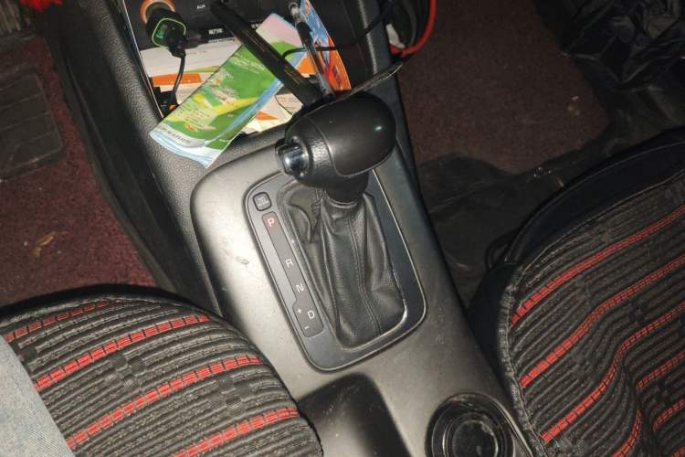 Used Kia K3 2015 1.6L Automatic GL Gear Lever