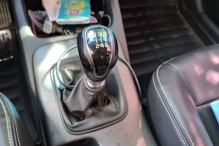 Used Kia K3 2015 1.6L Manual GLS Gear Lever