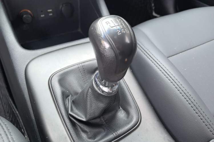 Used Kia K3 2015 1.6L Manual GL Gear Lever