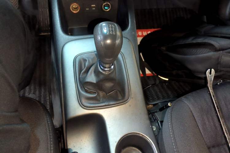 Used Kia K3 2015 1.6L Manual GL Gear Lever