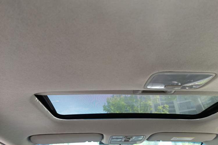Used Kia K3 2015 1.6L Automatic DLX Headliner