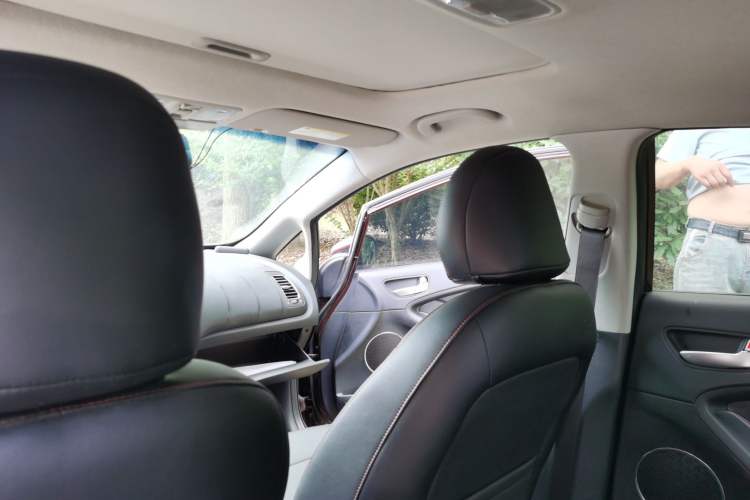 Used Kia K3 2015 1.6L Automatic GLS Headliner