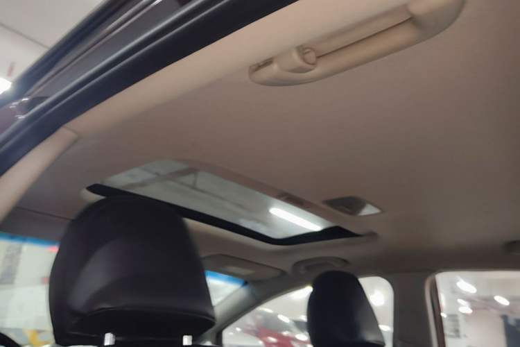 Used Kia K3 2015 1.6L Automatic GLS Headliner