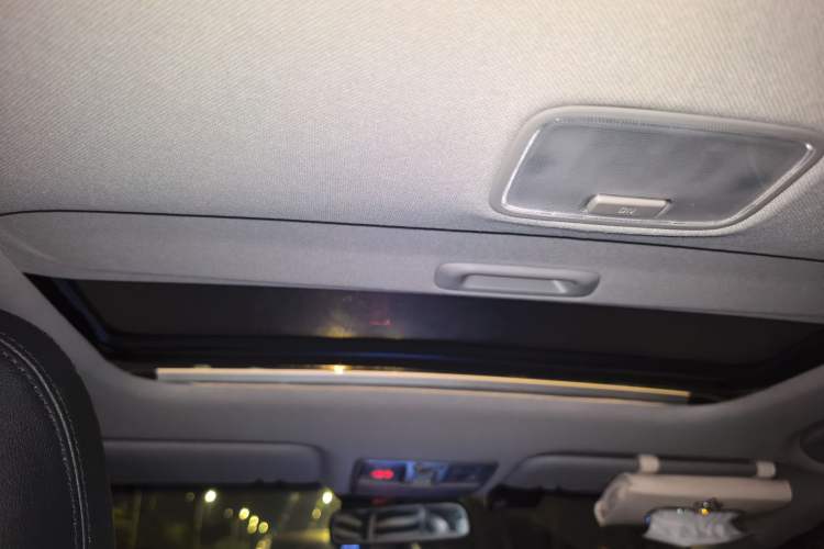 Used Kia K3 2015 1.6L Automatic GLS Headliner