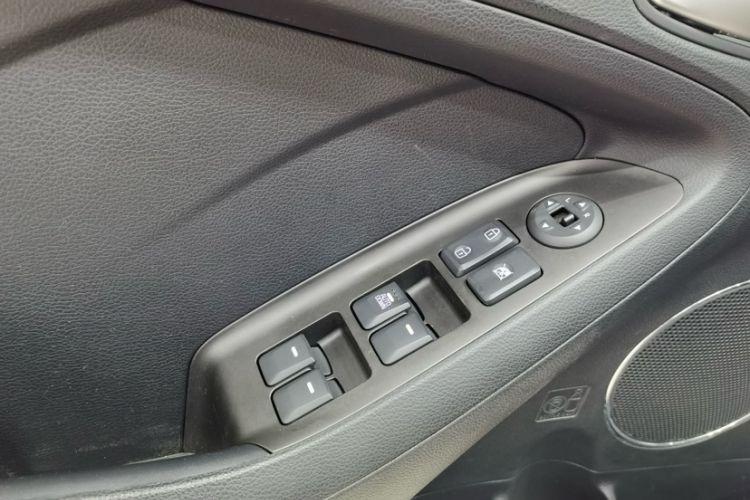 Used Kia K3 2015 1.6L Automatic GLS Interior 11