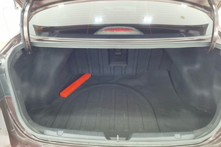 Used Kia K3 2015 1.6L Automatic GLS Interior 13