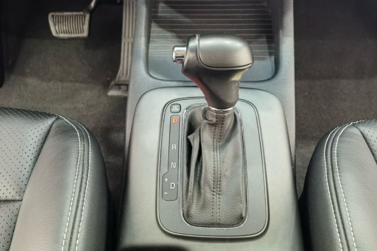 Used Kia K3 2015 1.6L Automatic GLS Interior 2