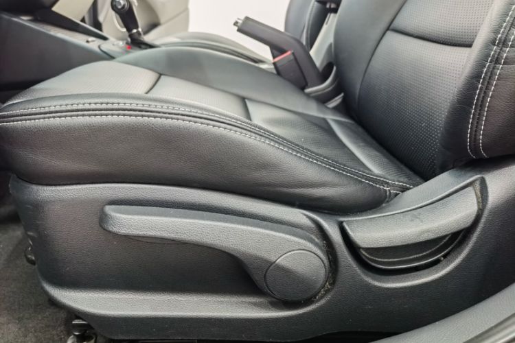 Used Kia K3 2015 1.6L Automatic GLS Interior 6