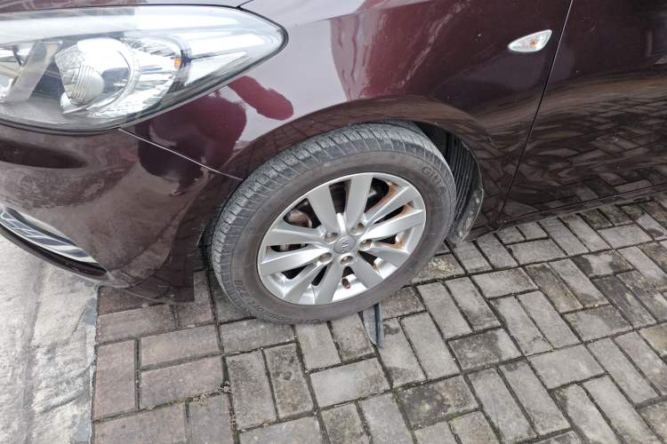 Used Kia K3 2015 1.6L Automatic GL Left Front Wheel Hub