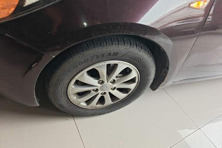 Used Kia K3 2015 1.6L Manual GL Left Front Wheel Hub