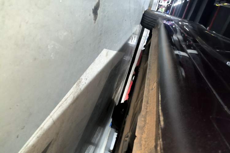 Used Kia K3 2015 1.6L Manual GL Left Side Sill