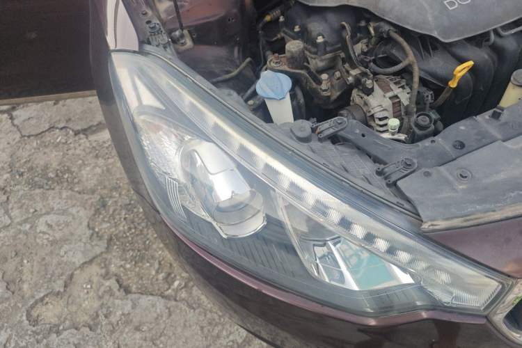 Used Kia K3 2015 1.6L Automatic GLS Right Front Headlight