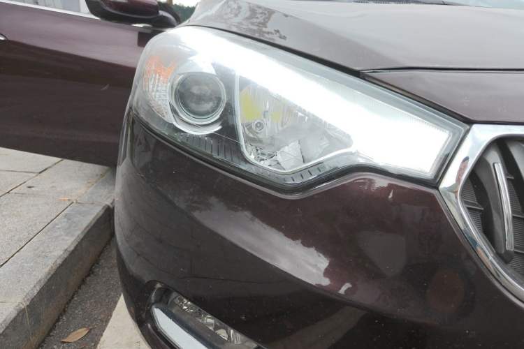 Used Kia K3 2015 1.6L Manual GLS Right Front Headlight