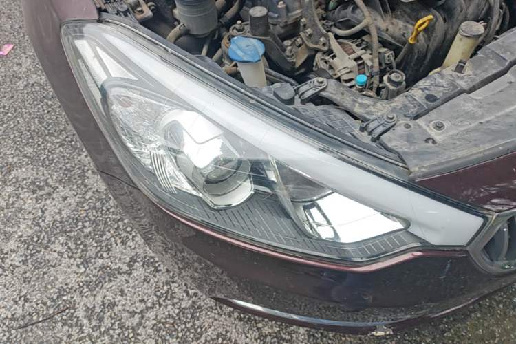 Used Kia K3 2015 1.6L Manual GL Right Front Headlight