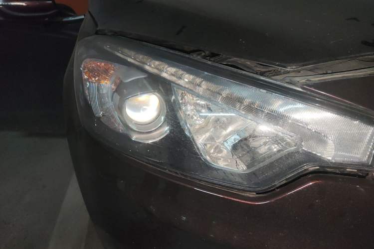 Used Kia K3 2015 1.6L Manual GLS Right Front Headlight