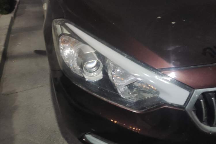 Used Kia K3 2015 1.6L Automatic GL Right Front Headlight