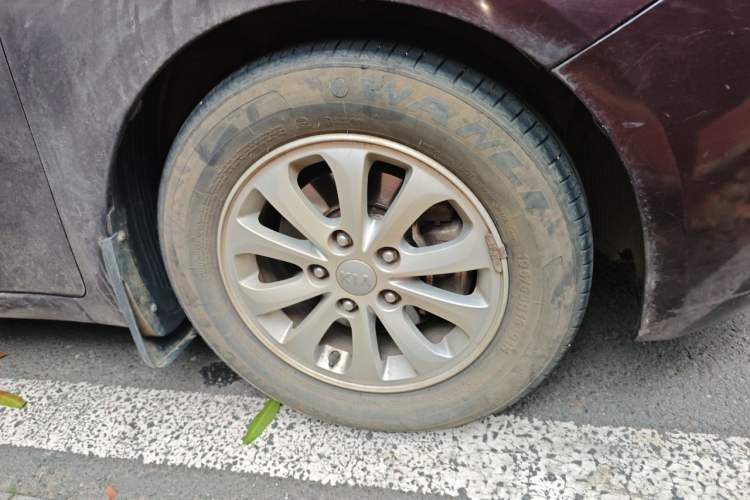 Used Kia K3 2015 1.6L Manual GL Right Front Wheel Hub
