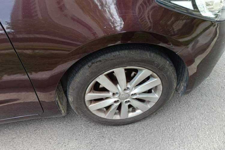 Used Kia K3 2015 1.6L Automatic DLX Right Front Wheel Hub