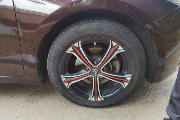Used Kia K3 2015 1.6L Manual GLS Right Front Wheel Hub