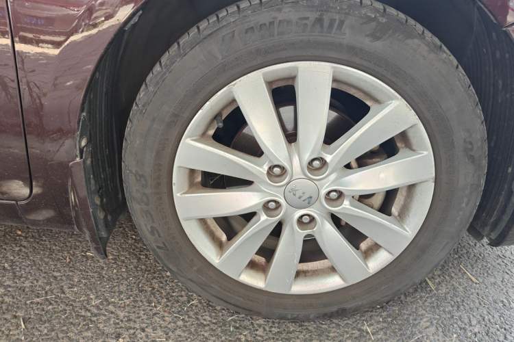 Used Kia K3 2015 1.6L Automatic GL Right Front Wheel Hub