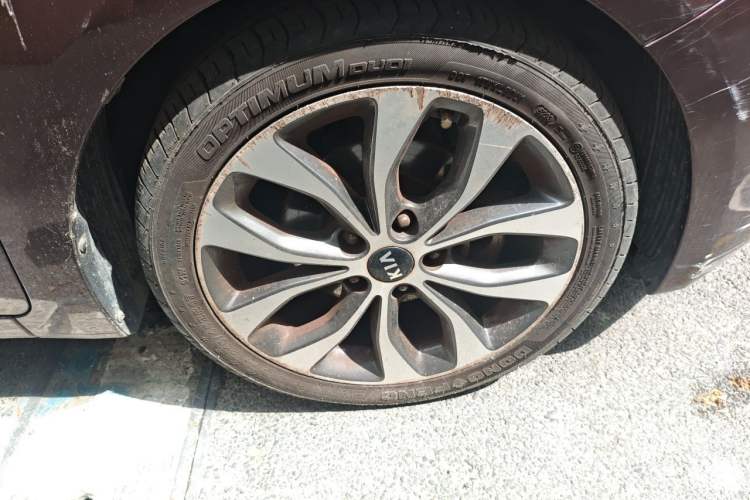 Used Kia K3 2015 1.6L Automatic Premium Right Front Wheel Hub