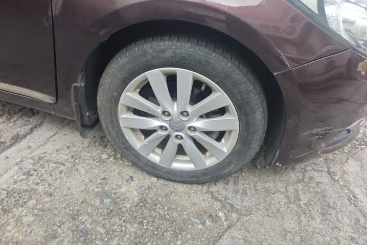Used Kia K3 2015 1.6L Automatic GLS Right Front Wheel Hub