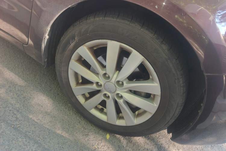 Used Kia K3 2015 1.6L Manual GLS Right Front Wheel Hub