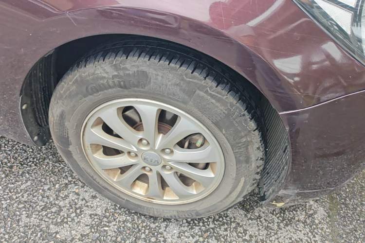 Used Kia K3 2015 1.6L Manual GL Right Front Wheel Hub