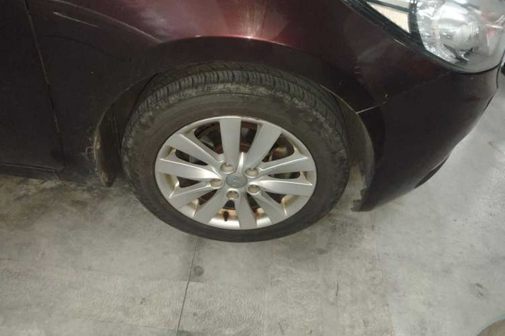 Used Kia K3 2015 1.6L Automatic GL Right Front Wheel Hub