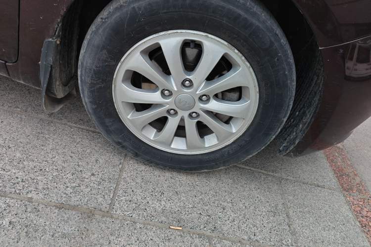 Used Kia K3 2015 1.6L Manual GL Right Front Wheel Hub