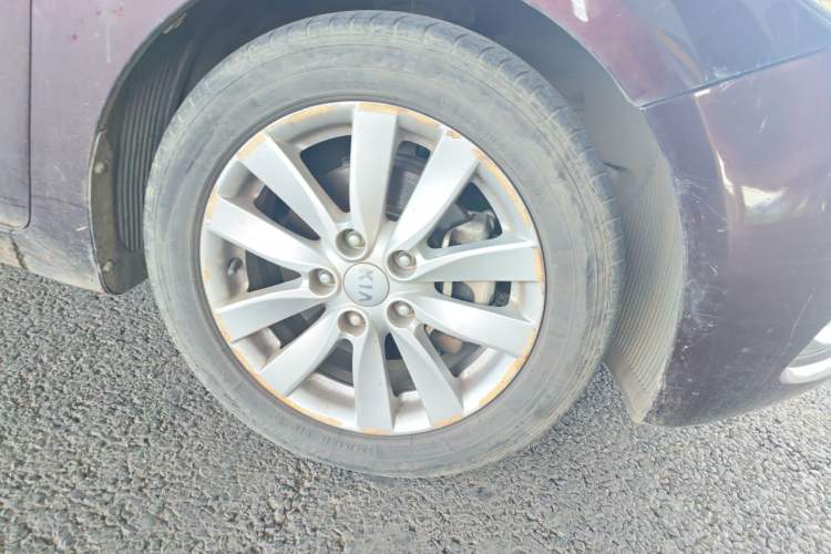 Used Kia K3 2015 1.6L Manual GLS Right Front Wheel Hub