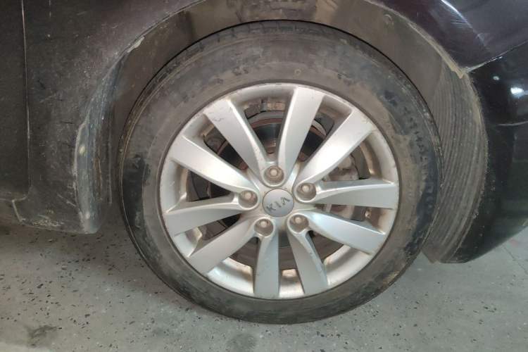 Used Kia K3 2015 1.6L Manual GLS Right Front Wheel Hub