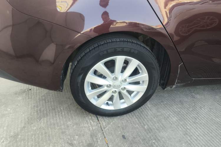 Used Kia K3 2015 1.6L Automatic GLS Right Rear Wheel Hub