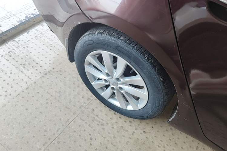 Used Kia K3 2015 1.6L Automatic GLS Right Rear Wheel Hub