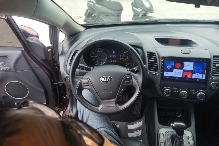 Used Kia K3 2015 1.6L Automatic GLS Steering Wheel