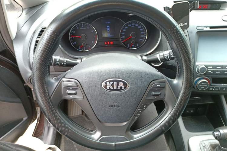 Used Kia K3 2015 1.6L Automatic DLX Steering Wheel