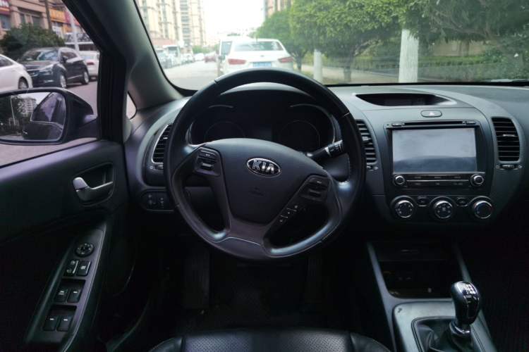 Used Kia K3 2015 1.6L Manual GLS Steering Wheel