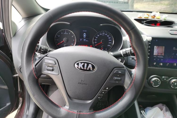 Used Kia K3 2015 1.6L Automatic GLS Steering Wheel