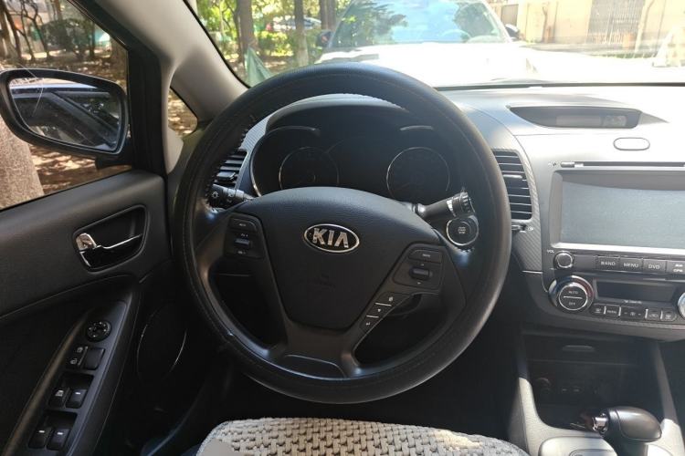 Used Kia K3 2015 1.6L Automatic DLX Steering Wheel