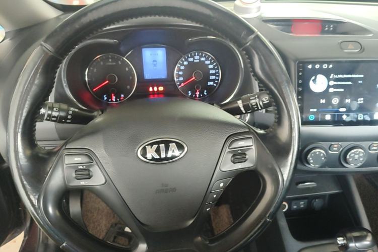 Used Kia K3 2015 1.6L Automatic GLS Steering Wheel