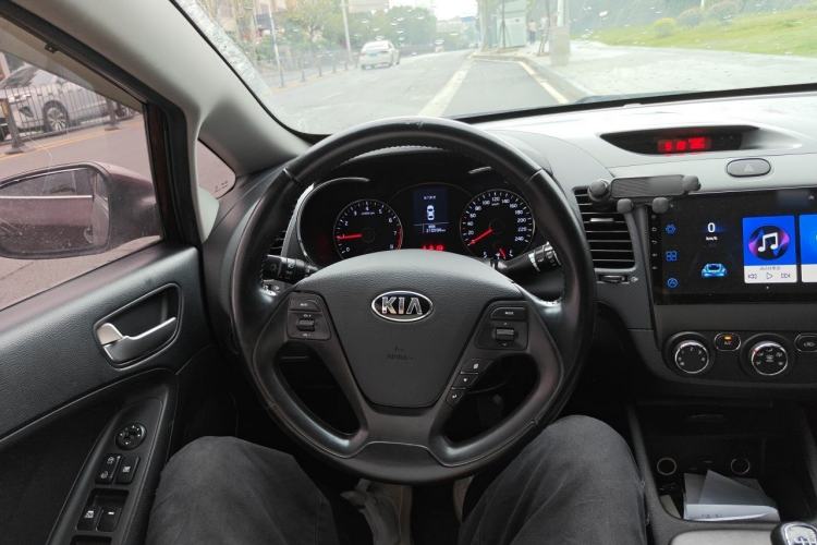Used Kia K3 2015 1.6L Manual GLS Steering Wheel