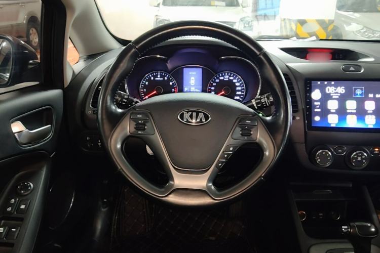Used Kia K3 2015 1.6L Automatic GLS Steering Wheel