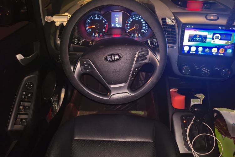 Used Kia K3 2015 1.6L Automatic GLS Steering Wheel