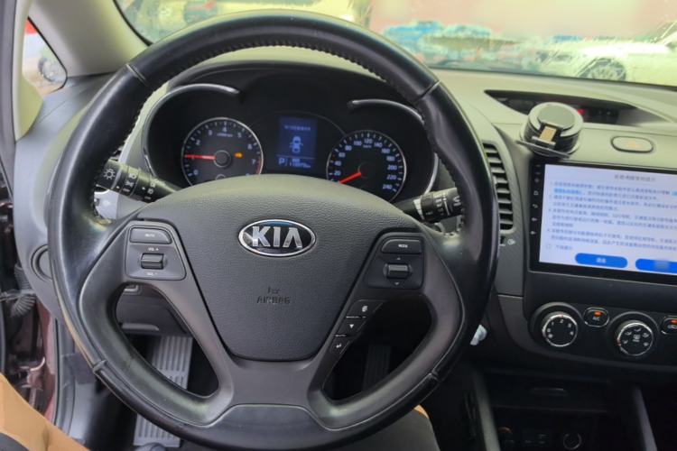 Used Kia K3 2015 1.6L Automatic GLS Steering Wheel
