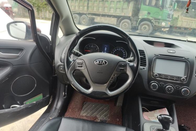 Used Kia K3 2015 1.6L Automatic GLS Steering Wheel
