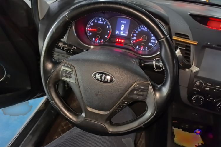 Used Kia K3 2015 1.6L Automatic GLS Steering Wheel