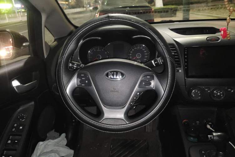 Used Kia K3 2015 1.6L Automatic GL Steering Wheel